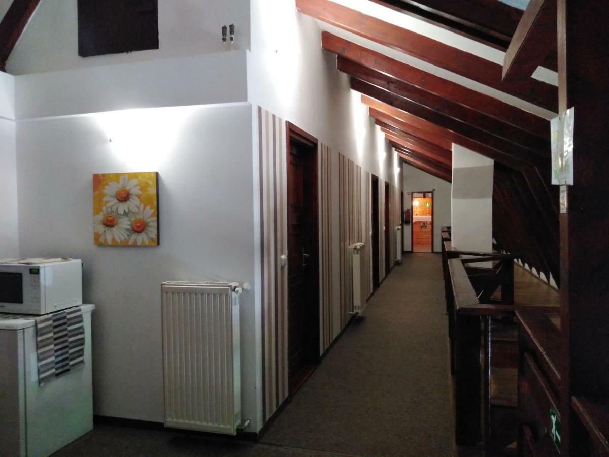 Tavi Panzio Es Etterem Bed & Breakfast Veresegyhaz Exterior photo